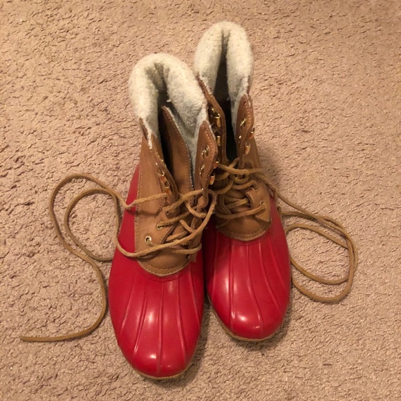 Red Sperry duck boots - Picture 2 of 5